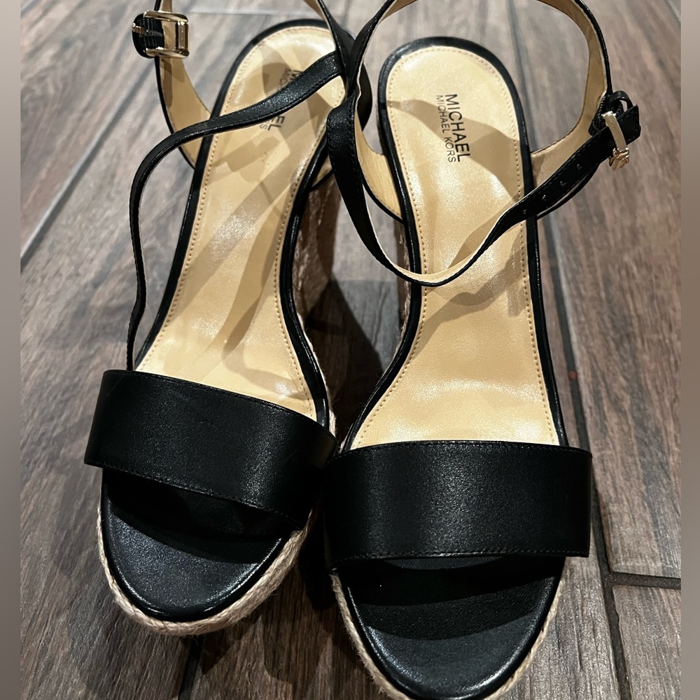 EUC size 10 Michael Kors wedge sandals wore 1x